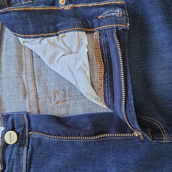 Frame Ali High-Rise Cigarette Jean in Dark 'Holman' Wash - Size 31 - Picture 5 of 9